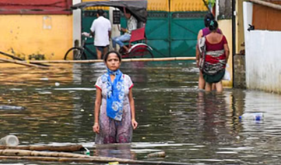 Mumbai Weather Update : मुंबई में भारी बारिश से जनजीवन अस्त-व्यस्त, अधिकारी हाई अलर्ट पर