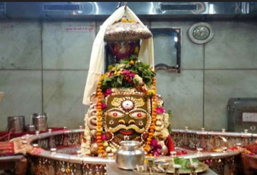 Ujjain News:नाग पंचमी पर सर्प से सजे बाबा महाकाल, भस्म आरती में हुई विशेष पूजा