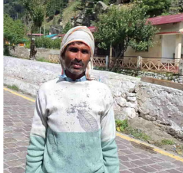 Uttarkashi:धराली आपदा में बिखरे परिवार, पिता की लापता बेटे की तलाश जारी