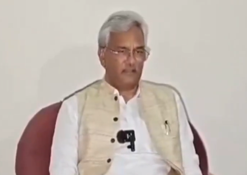 उत्तराखंड: दिल्ली बैठक विवाद, त्रिवेंद्र रावत को लेकर राजनीतिक गलियारों में चर्चा