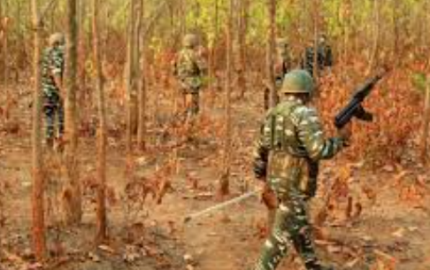 महाराष्ट्र: गढ़चिरौली में पुलिस-नक्सली मुठभेड़, चार माओवादी ढेर, अभियान जारी