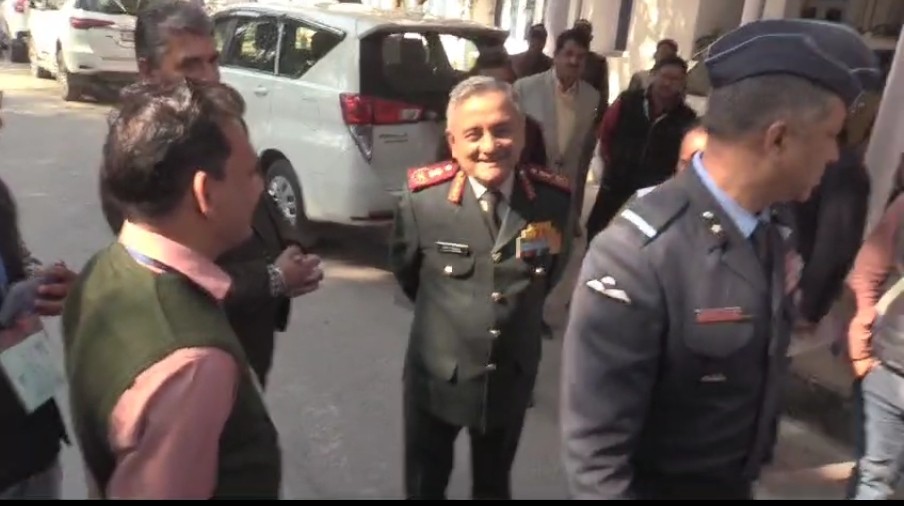 CDS अनिल चौहान ने की मुख्यमंत्री पुष्कर सिंह धामी से मुलाकात, वाइब्रेंट विलेज योजना पर हुई चर्चा