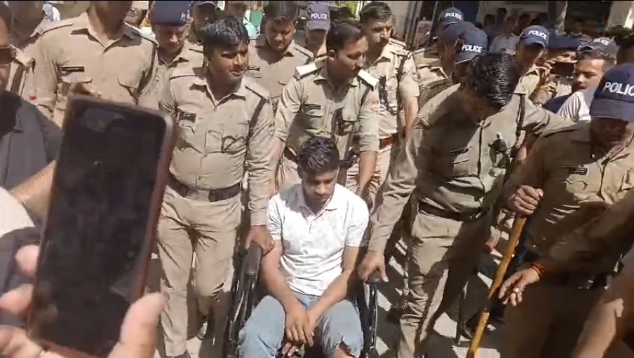 BREAKING NEWS : देहरादून: इनामी गौ तस्कर पुलिस मुठभेड़ में गिरफ्तार, विकासनगर में उमड़ी भीड़