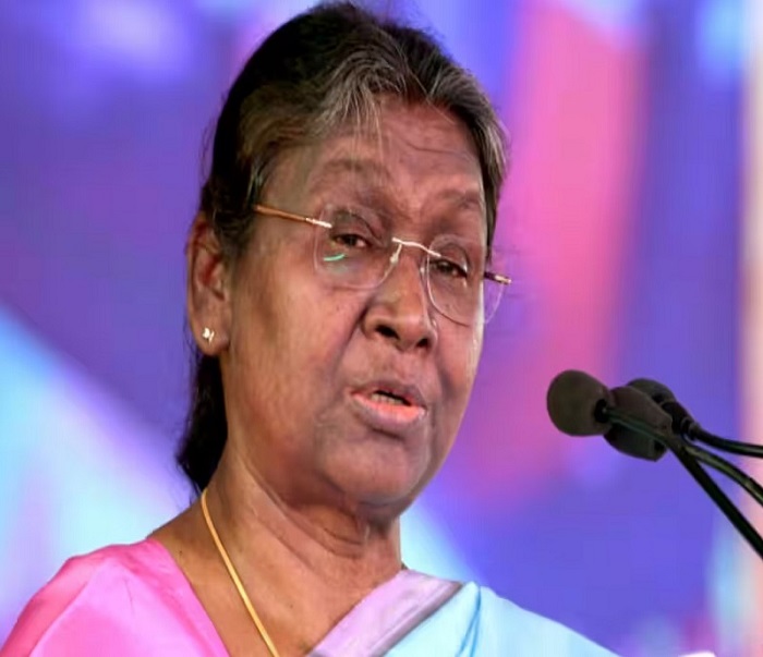 ‘राष्ट्रपति ने सुरक्षा प्रोटोकॉल का उल्लंघन करने पर मेजर को किया बर्खास्त’