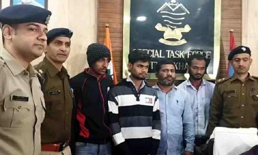 उत्तराखंड स्पेशल टास्क फोर्स ने ऋषिकेश निवासी 35.4 लाख रुपये की ठगी के मामले में पटना से चार आरोपियों को किया गिरफ्तार: