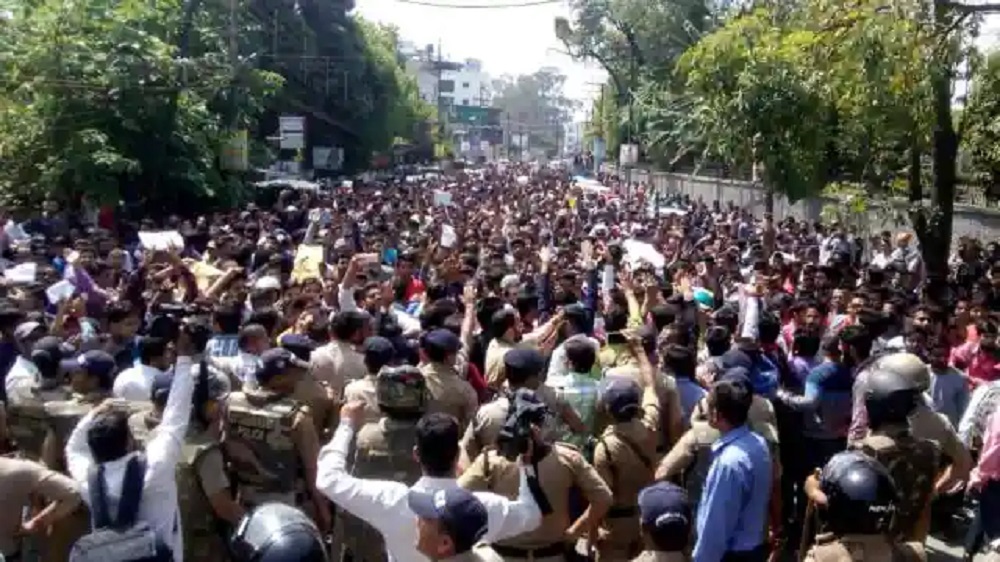 उत्तराखंड में बेरोजगार युवकों पर बल प्रयोग के खिलाफ राज्यव्यापी विरोध प्रदर्शन: