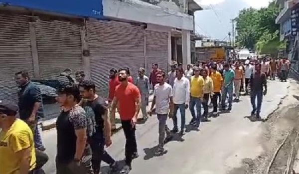 जोशीमठ आपदा के बाद हेलंग मारवाड़ी बाईपास के निर्माण कार्य को रोक, व्यापारियों में आक्रोश: