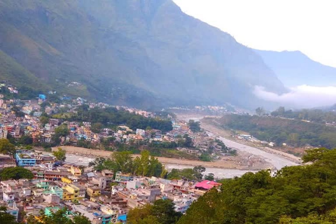 पिथौरागढ: धारचूला इलाके में भारतीय सीमा में काली नदी के तट पर बाढ़ सुरक्षा दीवार बनाने वाले श्रमिकों पर कुछ नेपाली नागरिकों द्वारा पथराव किए जाने के एक दिन बाद भारत-नेपाल सीमा पर व्याप्त तनाव.