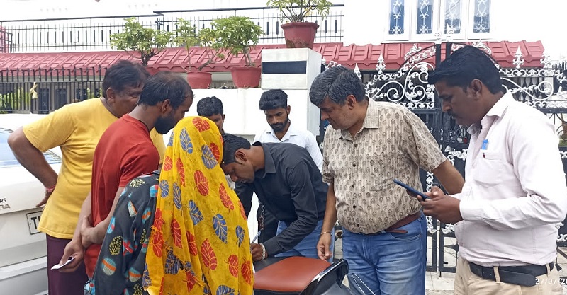 मुख्य नगर स्वास्थ्य अधिकारी ने 3 अवैध रूप से चल रही डेरियो के काटे 50,000 के चालान। ।