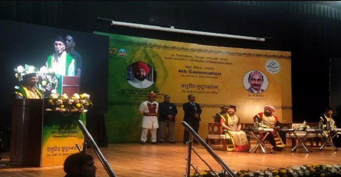 “दून विश्वविद्यालय का चतुर्थ दीक्षा समारोह संपन्न, राज्यपाल ने किया प्रतिभाग”