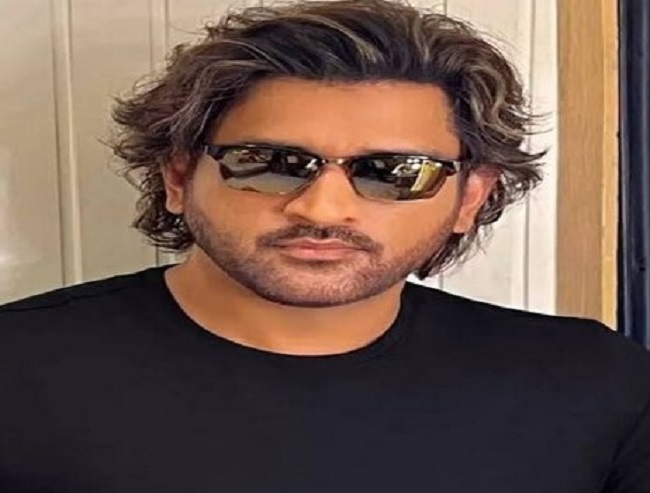 MS Dhoni नैनीताल से रवाना होते ही विश्वकप हार की टीस