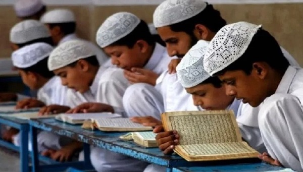मदरसे की आड़ में मिड डे मिल का राशन डकार रहा हैं मदरसा संचालक: