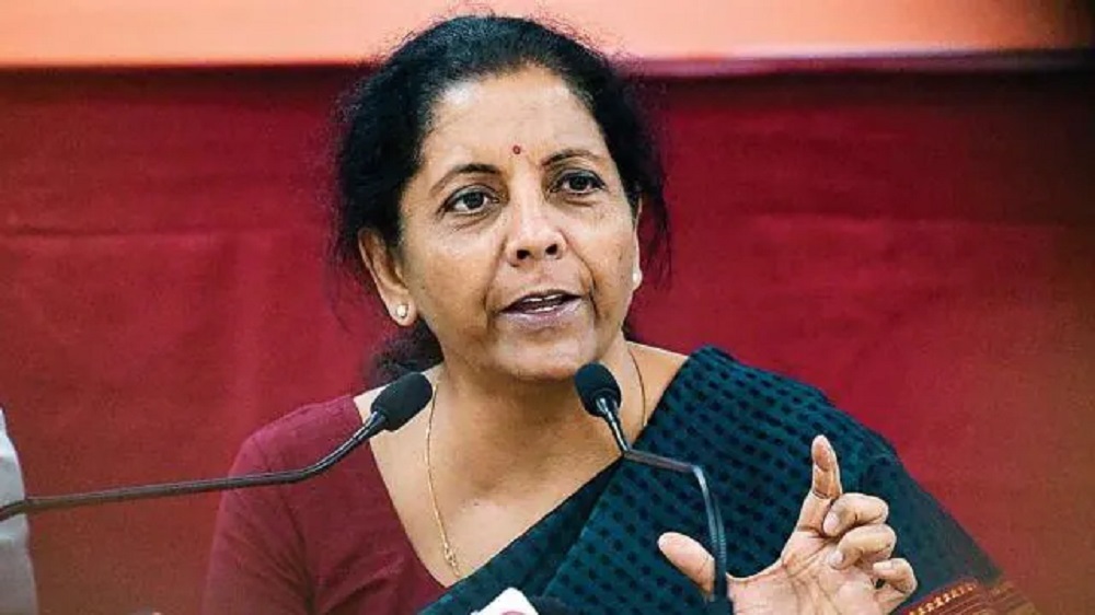संसद भवन पहुंचीं केंद्रीय वित्त मंत्री निर्मला सीतारमण, कैबिनेट की बैठक में लेंगी भाग: