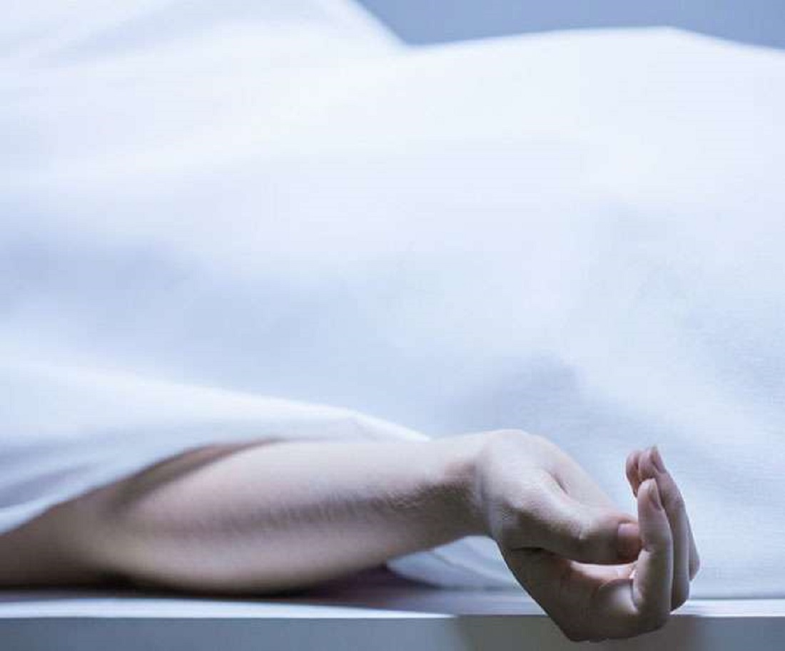 उत्तरप्रदेश में हाथरस में एक बेटे ने जमीन के लिए अपनी ही मां की गला रेतकर हत्या कर दी.