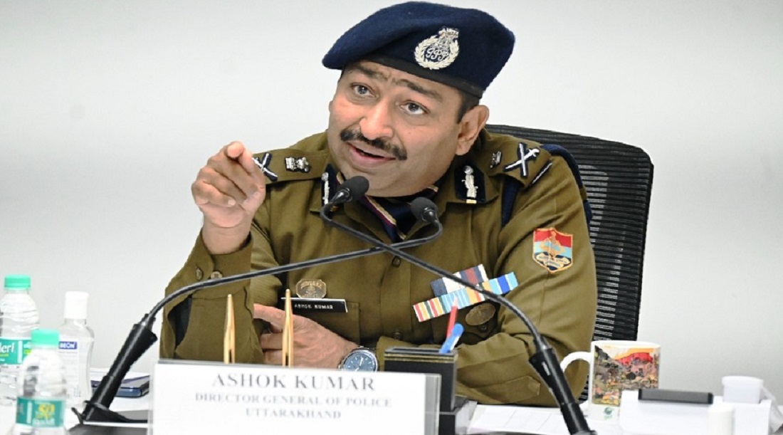 उत्तराखंड डीजीपी ने जिस महिला की शिकायत से जसपुर थाना कोतवाल को सस्पेंड किया था, अब वही महिला कोतवाल की पैरवी में हुयी खड़ी, कोतवाल को महिला ने बताया निर्दोष.