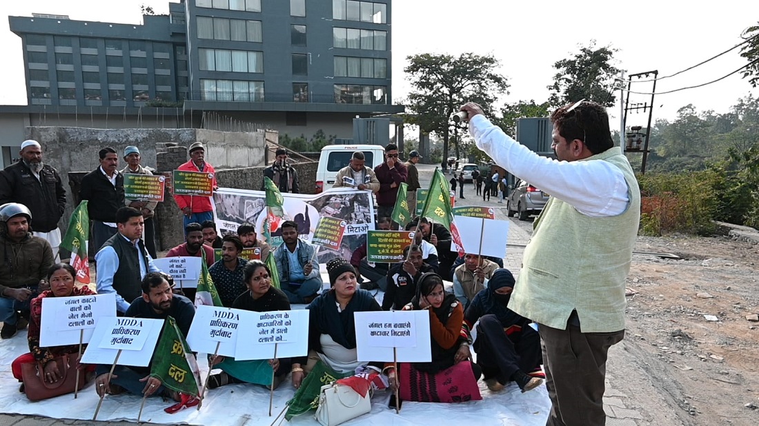 हयात होटल के अवैध निर्माण के खिलाफ उक्रांद का आंदोलन, जंगल बचाओ- भ्रष्टाचार मिटाओ अभियान की शुरुआत: उत्तराखंड क्रांतिदल