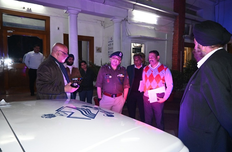 पुलिस और आम जनमानस का रख रहे ध्यान , पुलिस वाहनों की बढ़ेगी विज़िबिलिटी लिया डेमो : डीजीपी