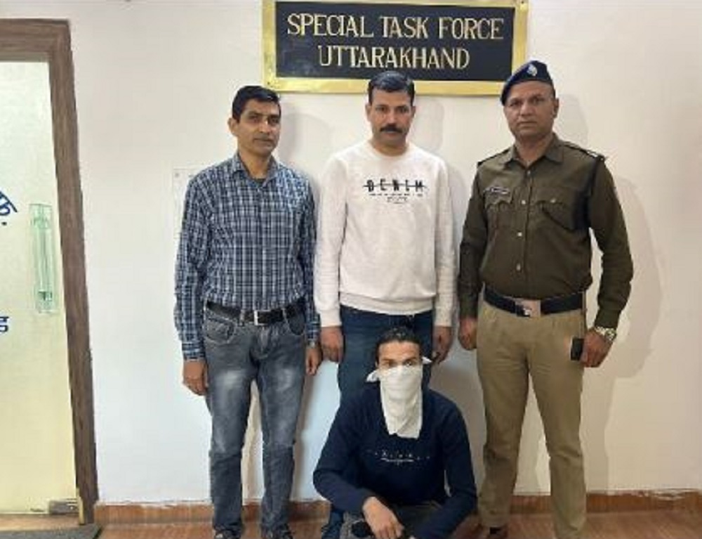 उत्तराखंड स्पेशल टास्क फोर्स दिल्ली में 1.30 करोड़ रुपये के बीमा घोटाले में दूसरे आरोपी को किया गिरफ्तार: