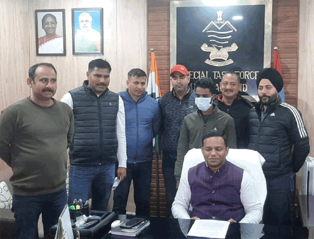 उत्तराखंड स्पेशल टास्क फोर्स  ने घोडासन, चादर गिरोह के एक फरार सदस्य को नई दिल्ली से किया गिरफ्तार: