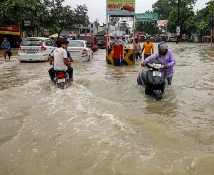 आज इन जिलों में भारी से भारी बारिश का ऑरेंज अलर्ट जारी,,संवेदनशील इलाकों में जाने से बचें..
