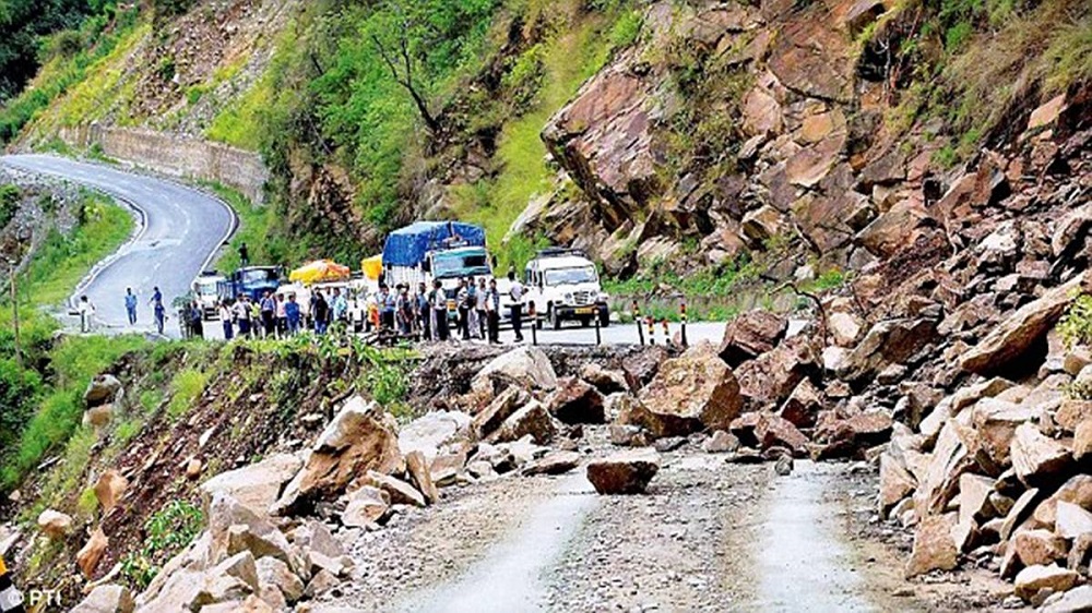 उत्तराखंड: खराब मौसम के बीच शुरू हुई यमुनोत्री धाम की यात्रा, पहाड़ से लेकर मैदान तक भारी बारिश का सिलसिला भूस्खलन के कारण प्रदेश में 166 सड़कें बंद