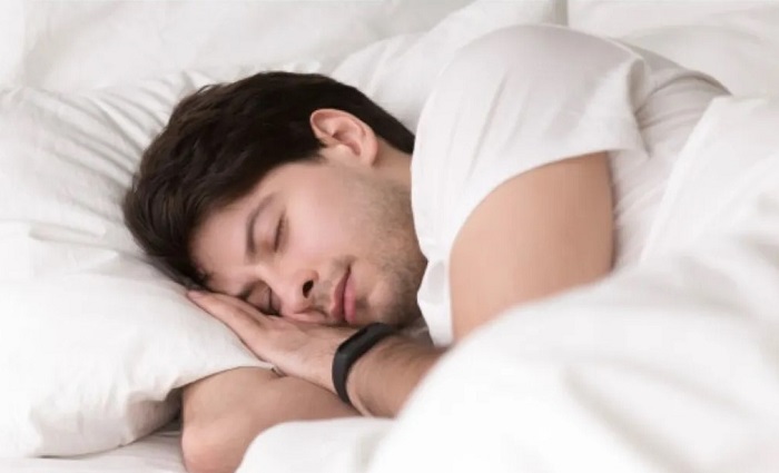 यह चीजें सोते समय रखें सिरहाने,,चमक उठेगी किस्मत,,बनेंगे बिगड़े काम..