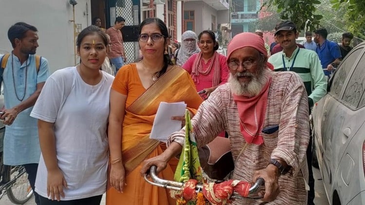साइकिल यात्रा आज नौ नवंबर को राज्य स्थापना दिवस पर यात्रा देहरादून पहुंची। 