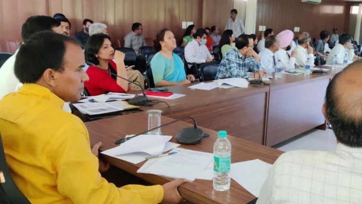 पैरामेडिकल स्टाफ का ढांचा तैयार कर प्रस्ताव कैबिनेट में लाया जाएगा-स्वास्थ्य मंत्री