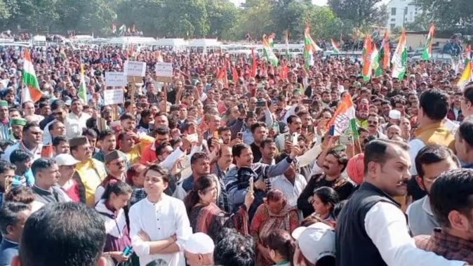 उत्तराखंड कांग्रेस के पूर्व प्रदेश अध्यक्ष प्रीतम एकला चलो की राह पर शक्ति प्रदर्शन  पर सचिवालय घेराव।