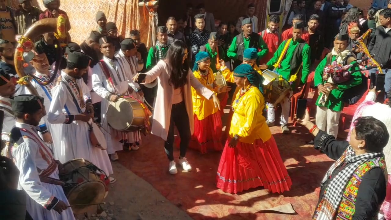जनपद उत्तरक़ाशी में मंगसीर की बग्वाल की धूम