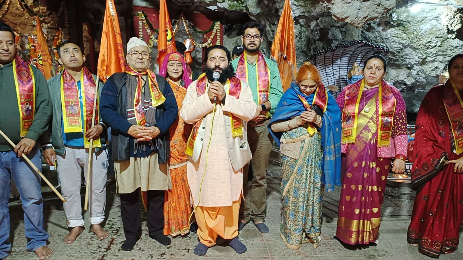 हिंदू नववर्ष,नव संवत्सर 2080 की पूर्व संध्या पर 28 वा सामूहिक दीपदान का कार्यक्रम हर्षोल्लास और धूमधाम के साथ मनाया गया