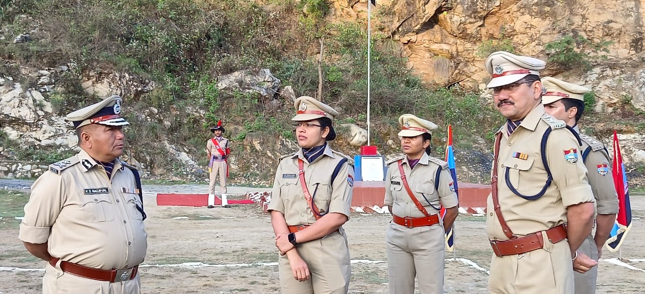 I.G. गढ़वाल रेंज द्वारा जनपद रुद्रप्रयाग पहुँचकर जनपद की पुलिस लाइन, पुलिस कार्यालय व कोतवाली रुद्रप्रयाग का वार्षिक निरीक्षण किया