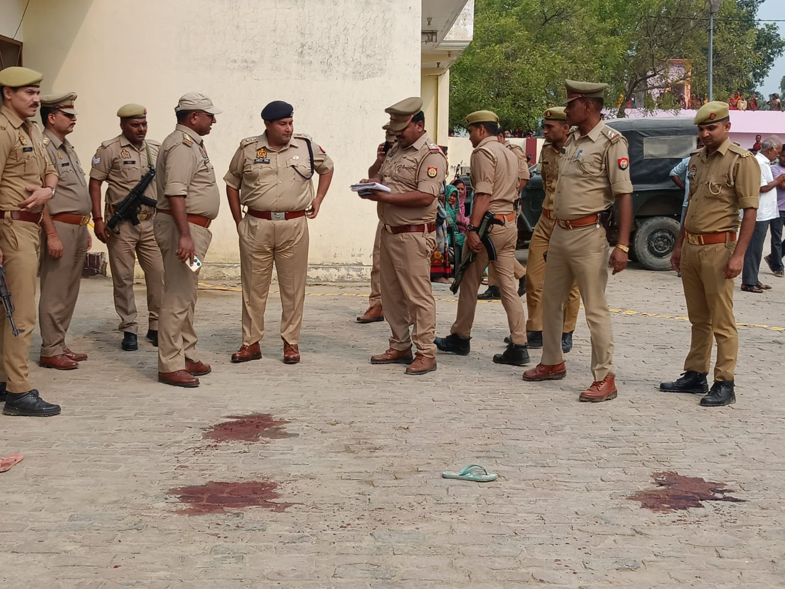 सीतापुर: युवक ने की मां, पत्नी और बच्चों की हत्या, फिर खुद को मारी गोली, 6 लोगों की मौत