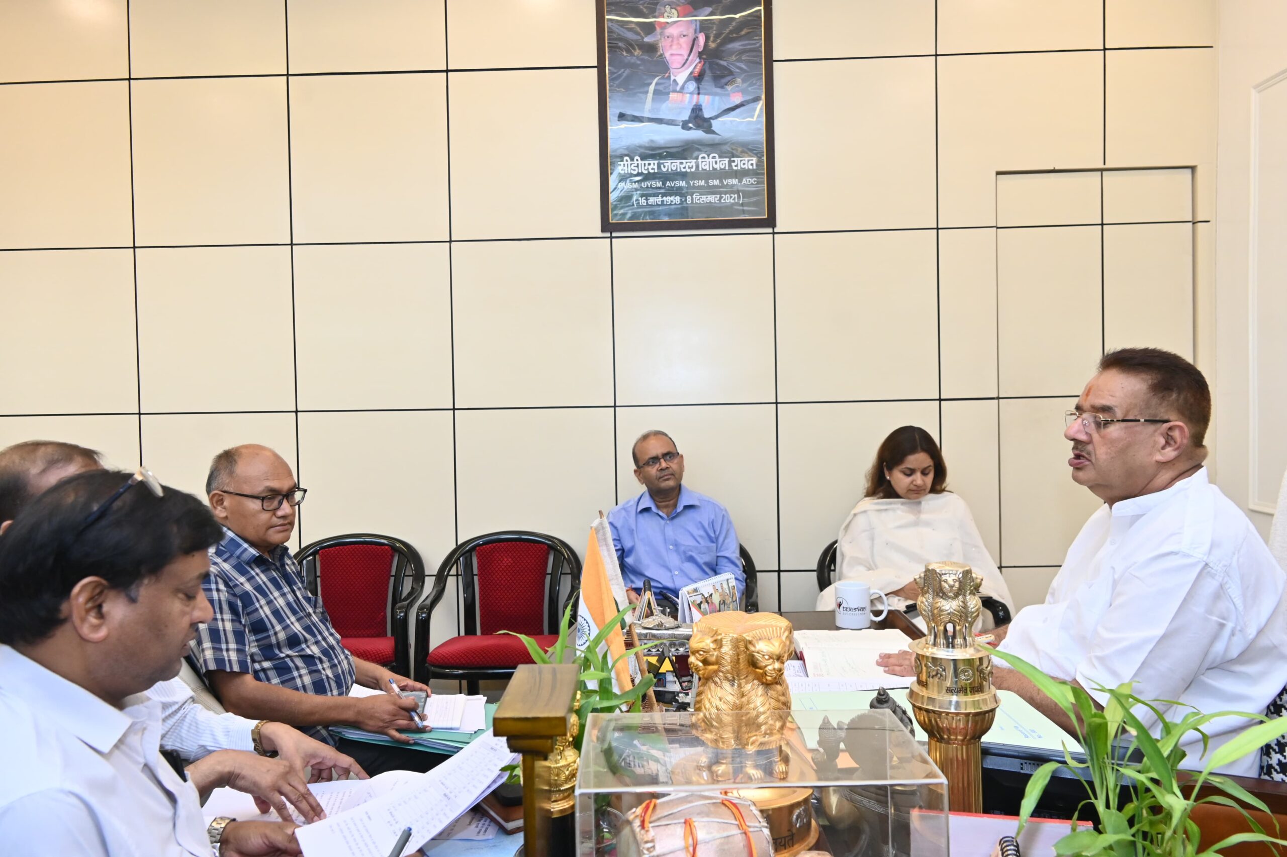 मंत्री गणेश जोशी ने अधिकारियों को हरेला पर्व पर उपयोगी पौधो का रोपण सुनिश्चित करने के दिए निर्देश