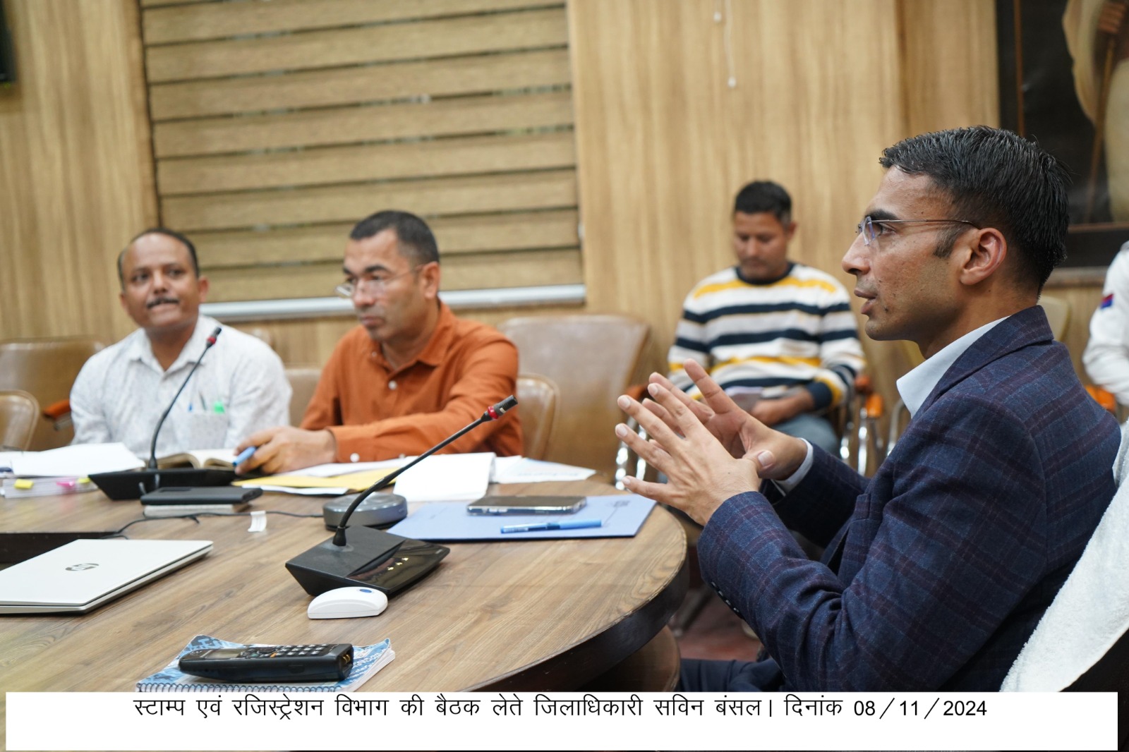 राजस्व के लिए जनमानस के साथ धोखाधड़ी की नही दी जा सकती है छूटः डीएम