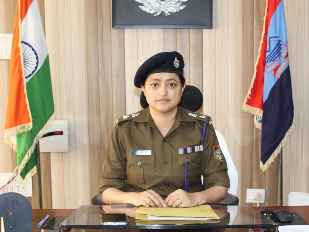उत्तरकाशी पुलिस को मिलीं महिला कप्तान, नवनियुक्त IPS सरिता डोभाल ने संभाली कमान