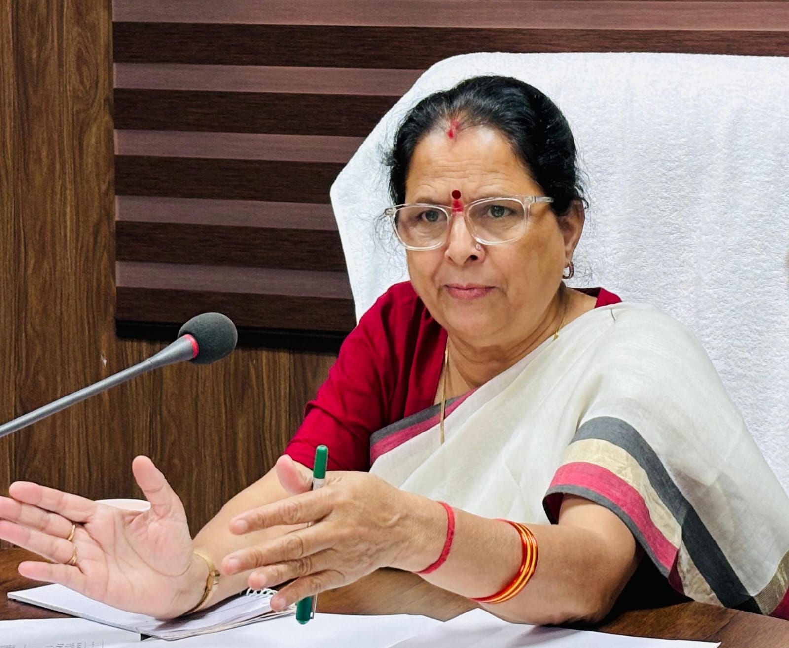 महिलाओं के लिए सुचारू हो पिंक टॉयलेट व्यवस्था: महिला आयोग की अध्यक्ष कुसुम कण्डवाल