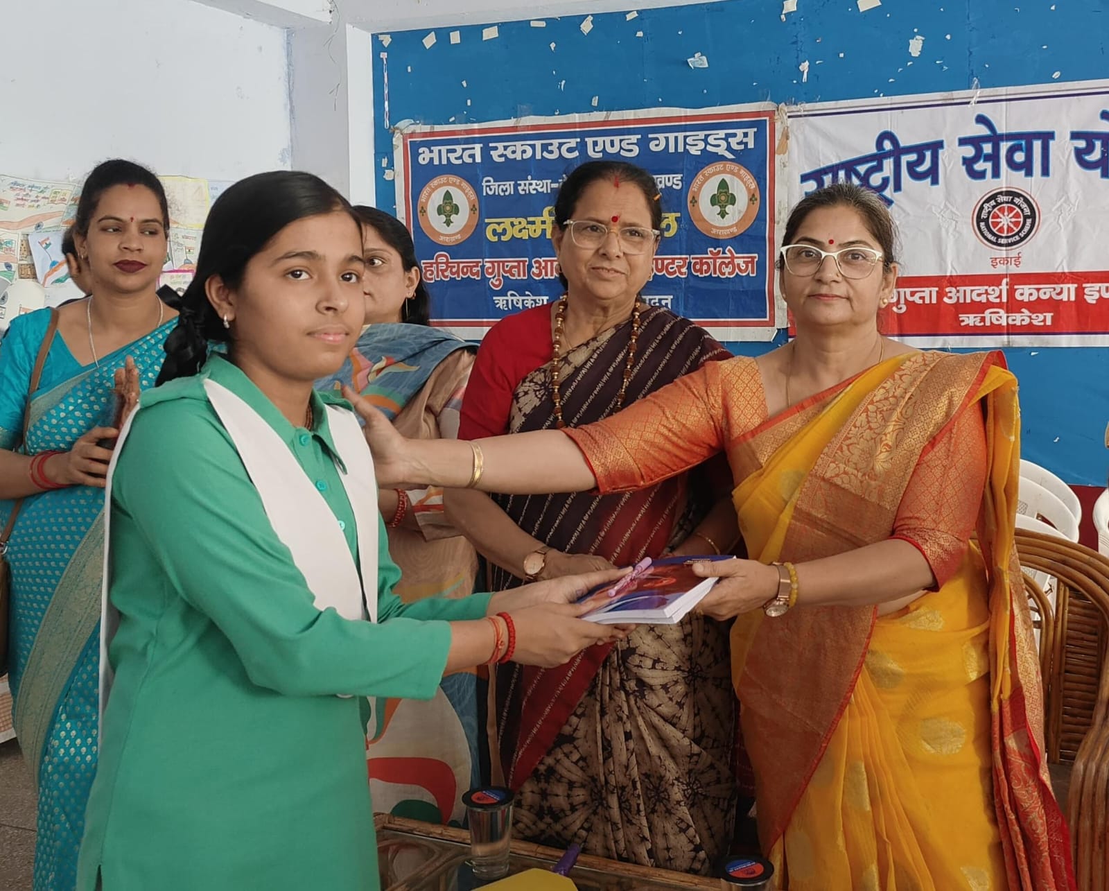 मेधावी छात्राओं ने विद्यालय ही नहीं, अपने परिवार का भी बढ़ाया मान : कुसुम कण्डवाल