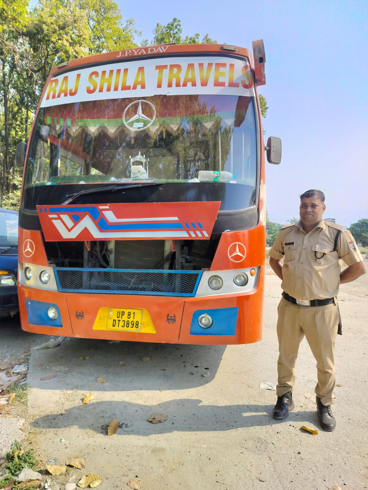अनाधिकृत बसों एवं वाहनों के विरुद्ध विशेष प्रवर्तन अभियान