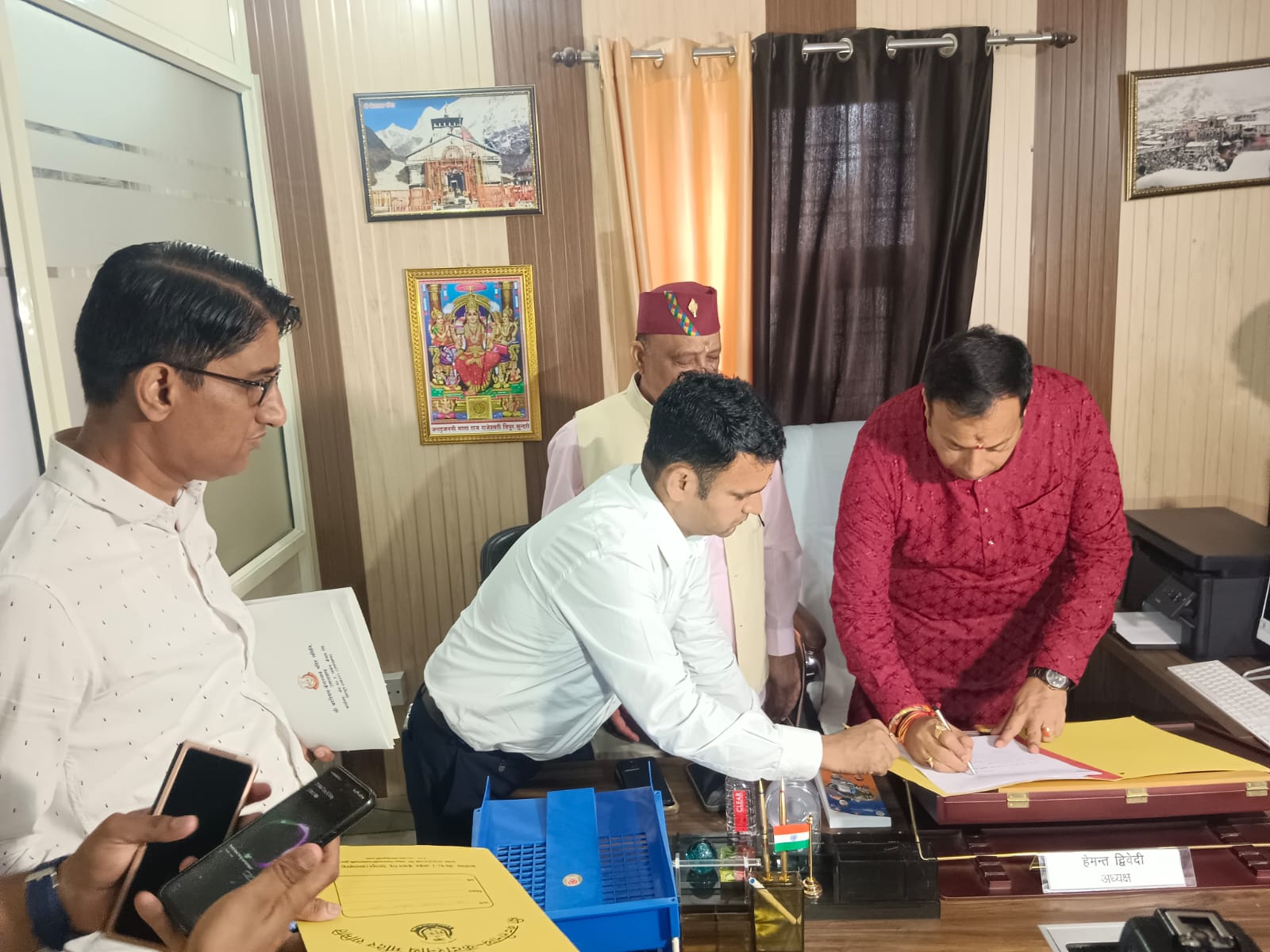 बीकेटीसी के नवनियुक्त अध्यक्ष हेमंत द्विवेदी एवं उपाध्यक्ष विजय कपरवाण ने ग्रहण किया कार्यभार