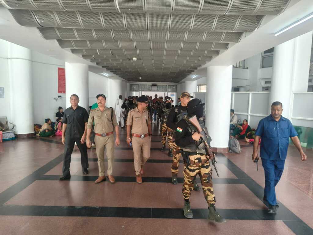 Mock Drill in Uttarakhand:   दून पुलिस ने आकस्मिक स्थिति के लिए किया सामरिक ड्रिल अभ्यास, ऋषिकेश में महत्वपूर्ण प्रतिष्ठानों की सुरक्षा हेतु पुलिस की तत्परता का हुआ परीक्षण