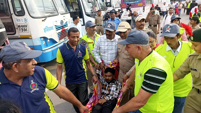 देहरादून में की गई एयर रेड सायरन मॉक ड्रिल, पुलिस और एसडीआरएफ रहे अलर्ट मोड पर