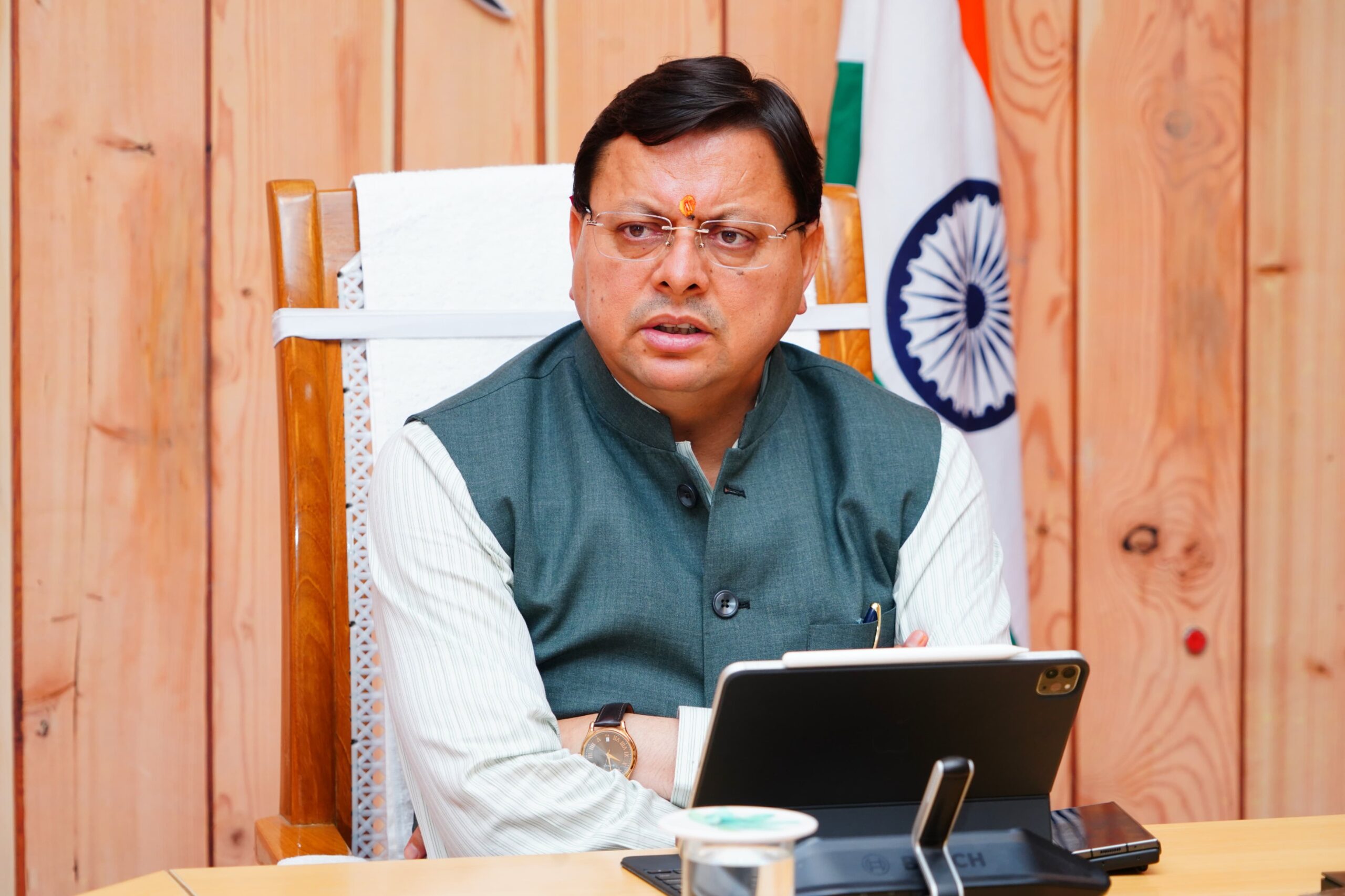 मुख्यमंत्री धामी: चारधाम यात्रा और राष्ट्रीय प्रतिष्ठानों की सुरक्षा बढ़ाएं