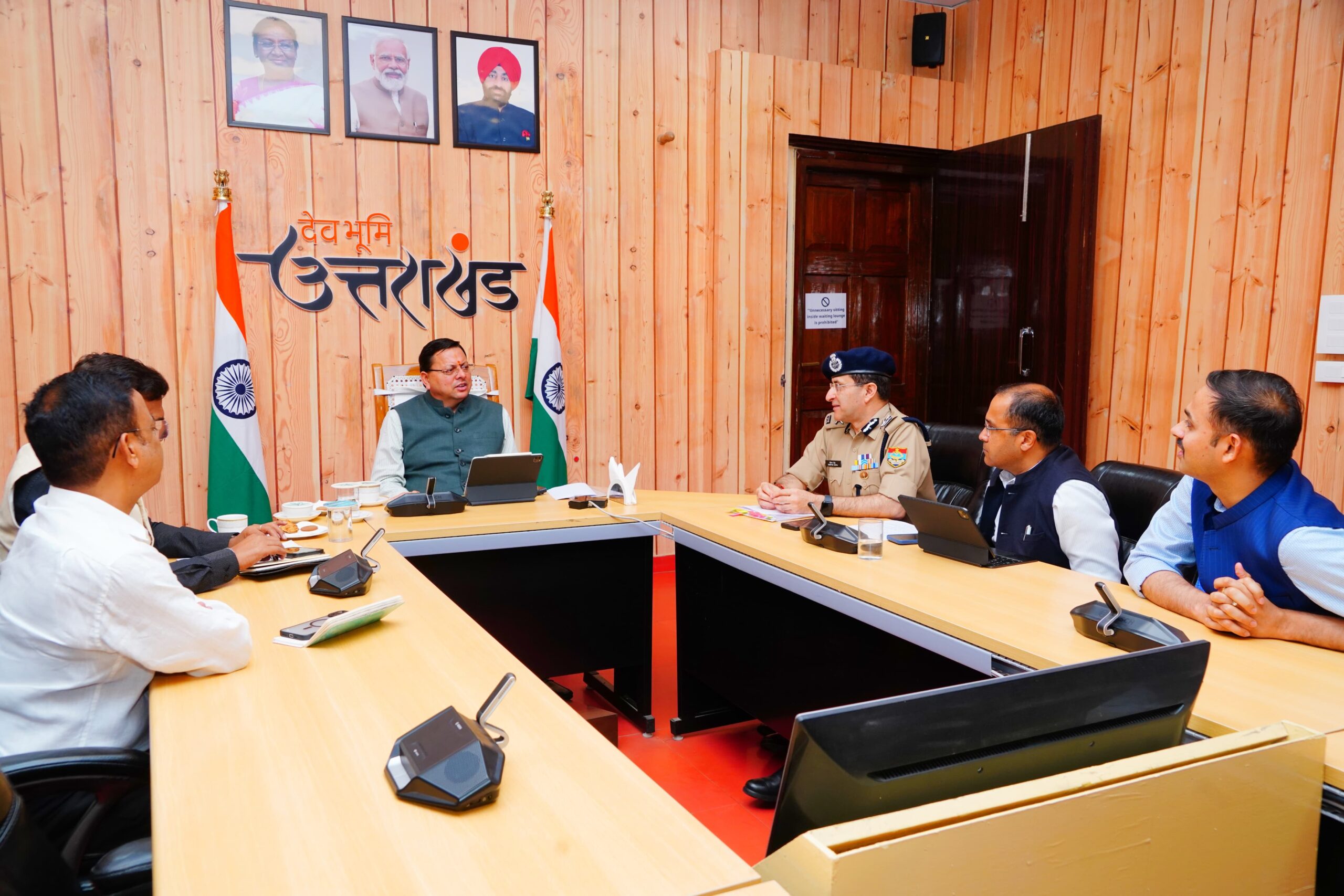 मुख्य सचिव आनंद बर्द्धन ने पर्यटन एवं संस्कृति विभाग की समीक्षा बैठक की, प्रदेश में पर्यटन को बढ़ावा देने पर दिया जोर
