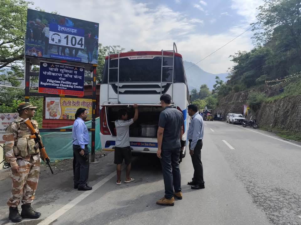 चमोली पुलिस चारधाम यात्रा को लेकर अलर्ट मोड में, प्रवेश द्वारों पर वाहनों की गहन जांच जारी