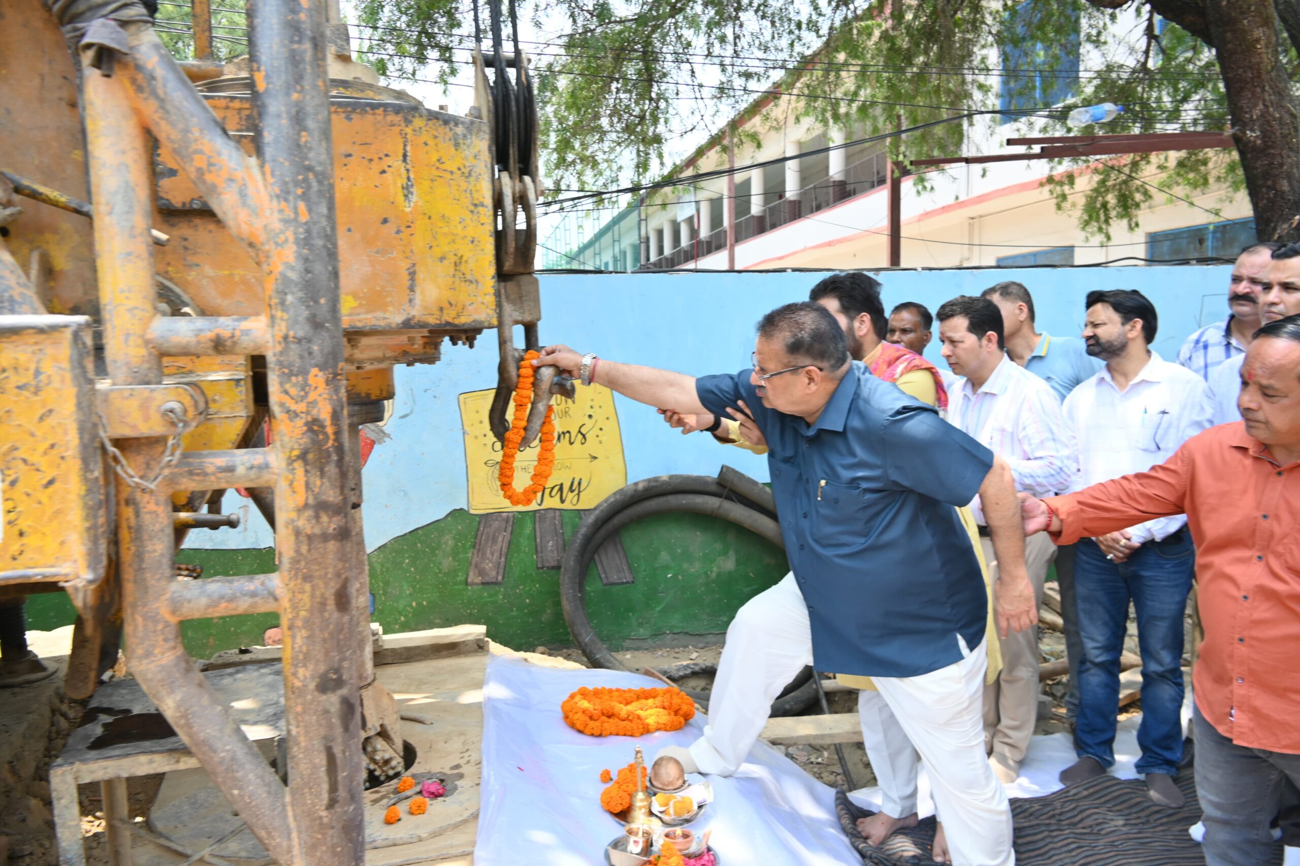देहरादून: जल संकट से राहत के लिए इंद्र विहार में 1.88 करोड़ की लागत से नलकूप निर्माण कार्य शुरू