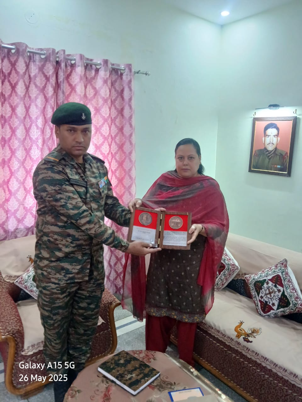 करगिल अमर शहीदों को सेना ने घर-घर जाकर किया सम्मानित