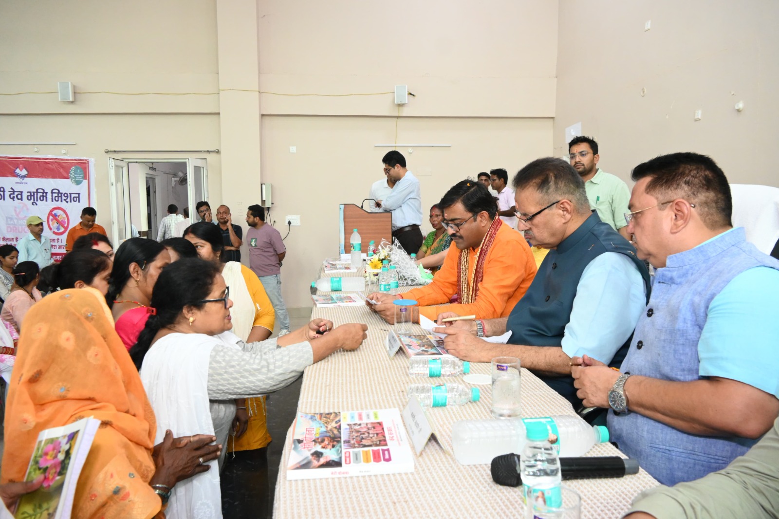 काशीपुर में बहुउद्देशीय शिविर में कैबिनेट मंत्री गणेश जोशी ने सुनीं जनता की समस्याएं