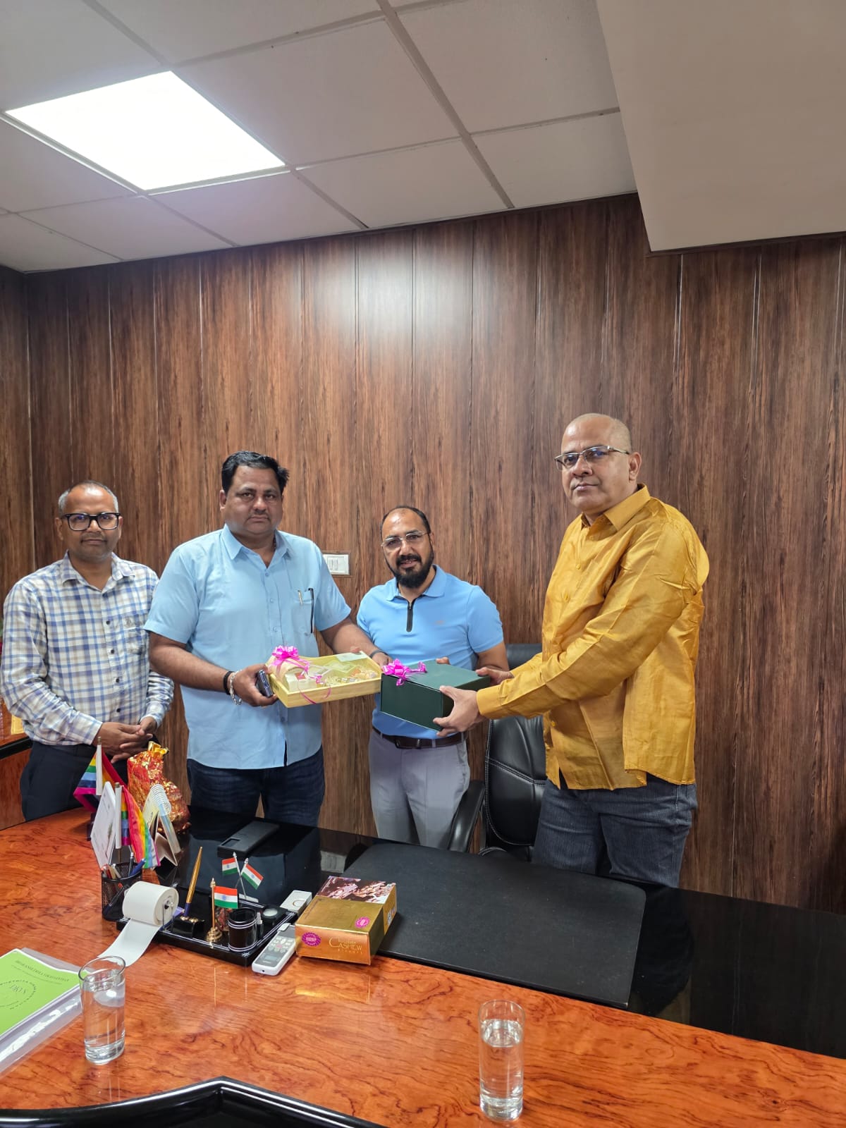 उत्तराखंड में “अरोमा क्रांति” की नई राह: अजय पंवार की पहल को राज्य सहकारी संघ ने सराहा