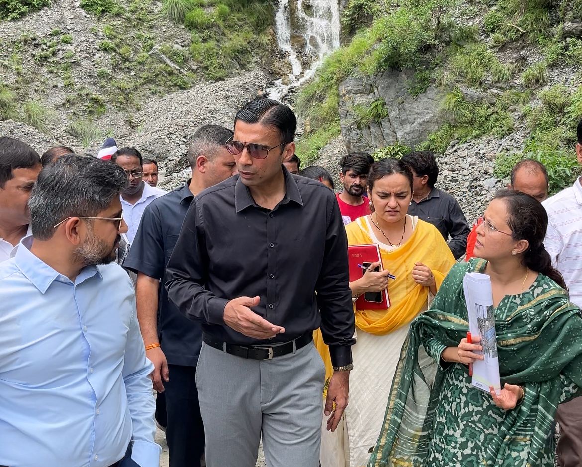 मुख्यमंत्री के संकल्प को साकार करने ग्राउंड जीरो पर पहुंचे डीएम सविन बंसल